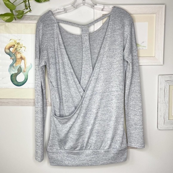 Athleta Gray Pose Layered Open Back Top Size XXS - Picture 4 of 11